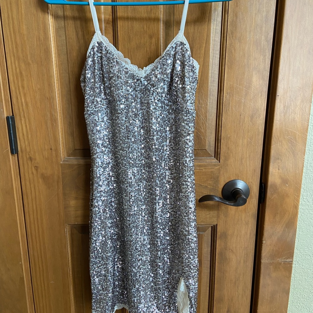 Great sequin dress. XS. Never been worn. Awesome shimmer! Brand New!